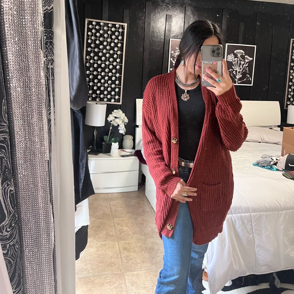 Cardigan - Picture 2 of 5